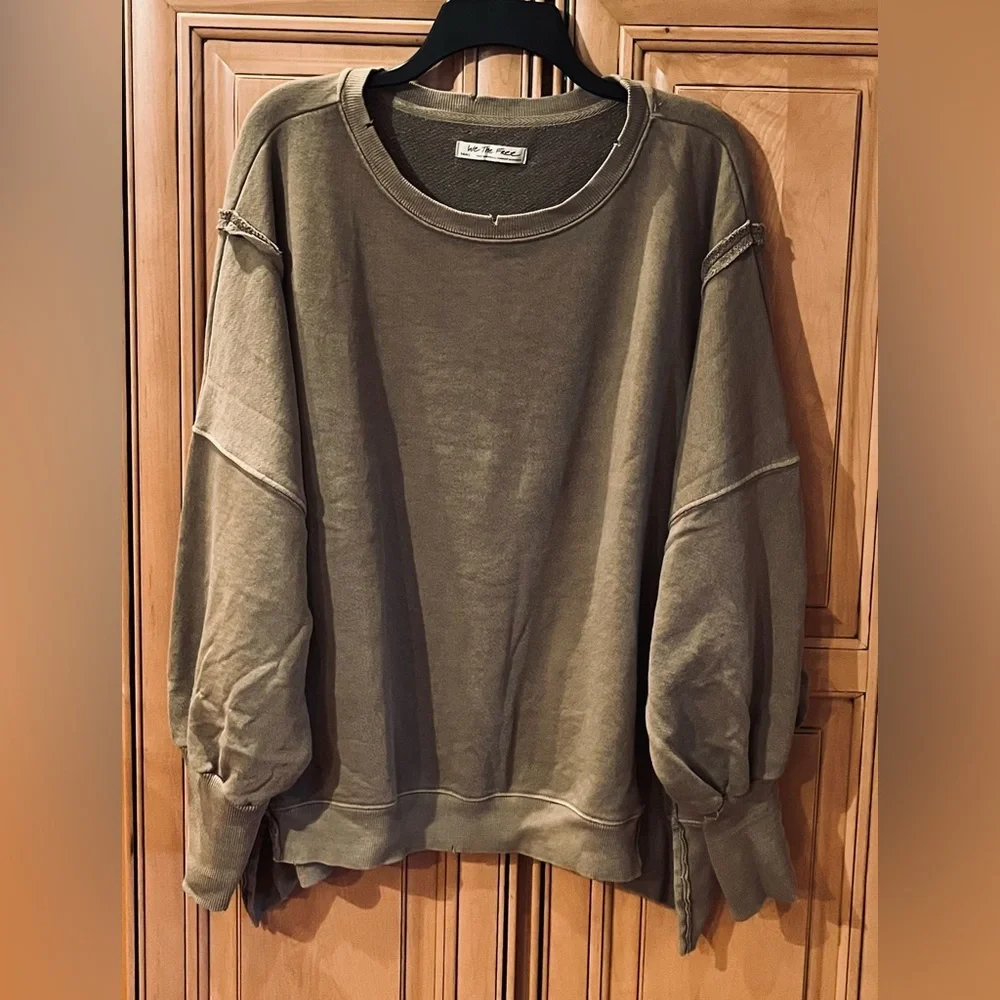 NWOT Free People Camden Sweatshirt